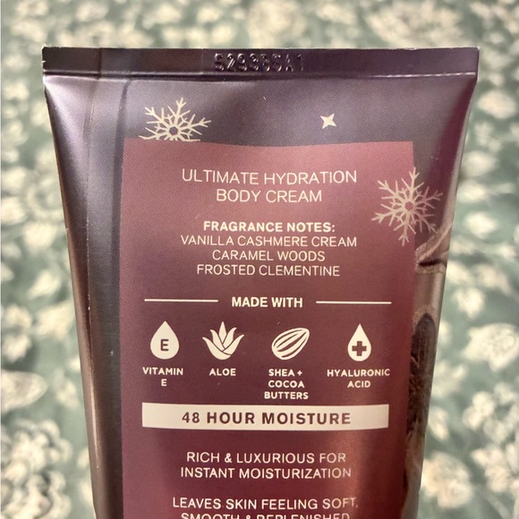 Bath & Body Works  🆕 4 Pc Set Snowflakes & Cashmere Full Sizes ❄️ - Picture 3 of 4